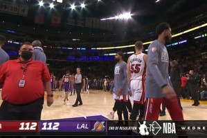  巴特勒三双热火加时险胜尼克斯  