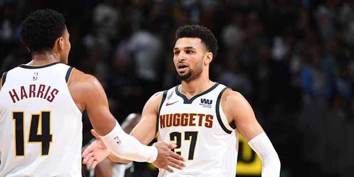  穆雷末节21分马刺逆转火箭  