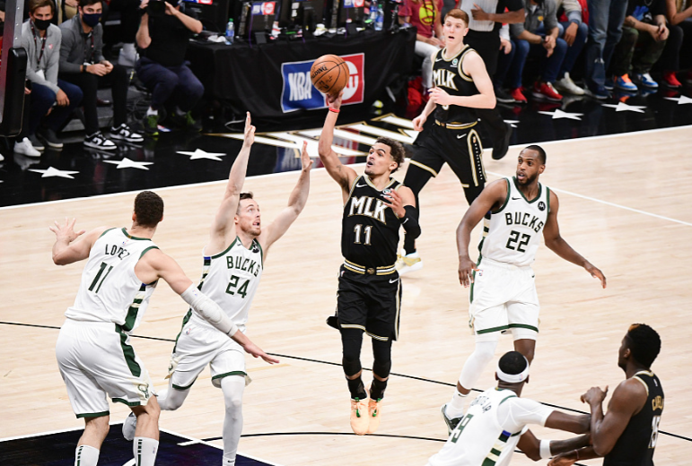  狼堡锋线双星联袂建功客场逆转法兰克福显韧性